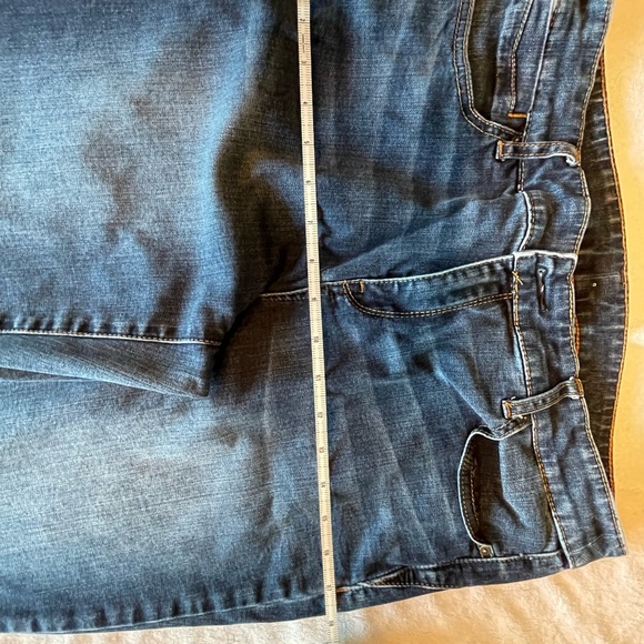 Chico’s size 1.5 stretch skinny jeans in medium wash - Picture 8 of 10